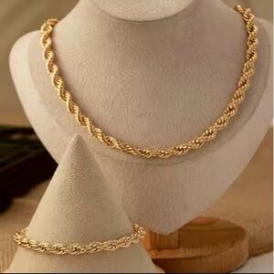 18k gold plated stainless steel necklace and bracelet set